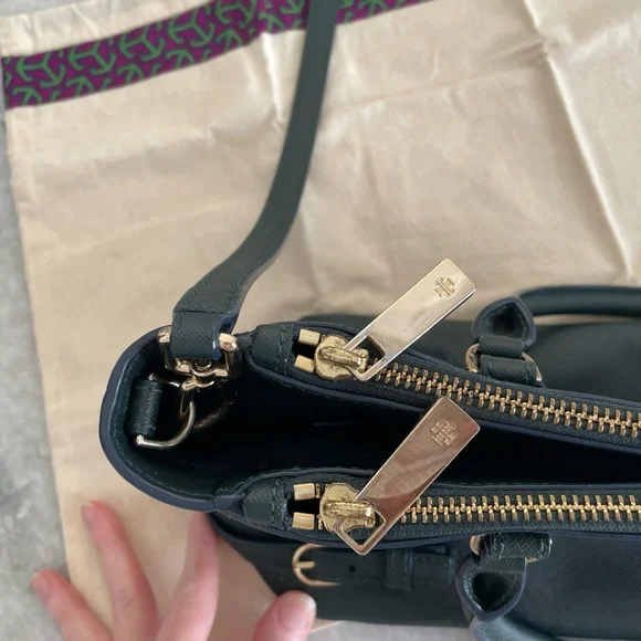 Tory Burch Saffiano Robinson Small Multi Tote - Picture 14 of 16